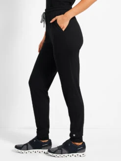 Brushed Flow Jogger BLACK ONYX -Varley Nik Shop ACTBAS8348BLXPRODUCT 03