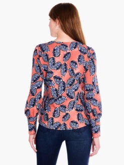 Amber Blues Top BLUE MULTI -Varley Nik Shop F231026BLTPRODUCT 03