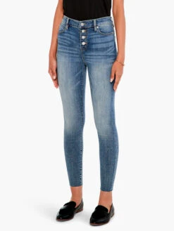 Liverpool - Abby Ankle Skinny Exposed Buttons LIGHT WASH