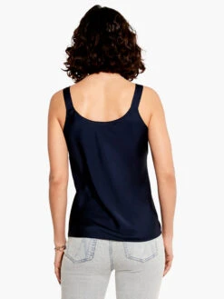 Crepe Cami DARK INDIGO 8 Crepe Cami DARK INDIGO -Varley Nik Shop M231635DIDPRODUCT 03