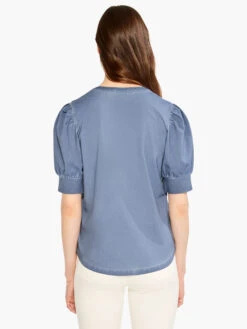 NZT Elbow Sleeve Split Neck Tee CHINA BLUE -Varley Nik Shop NZTM232030CHBPRODUCT 03